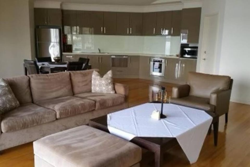The Jetty Penthouse, Unit 9 Apartment in Nagambie