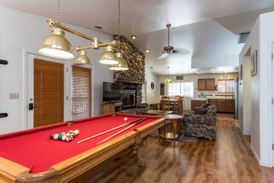 Game Room, TV and multimedia, Living room, Photo of the whole room, Seating area, Evening entertainment