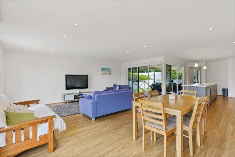 Where the River meets the Sea 66 Colman Rd Goolwa-No Linen Included House in South Australia