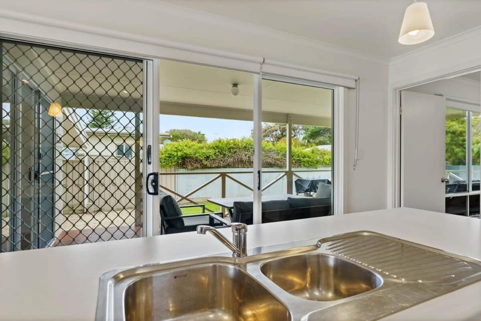 Where the River meets the Sea 66 Colman Rd Goolwa-No Linen Included House in South Australia