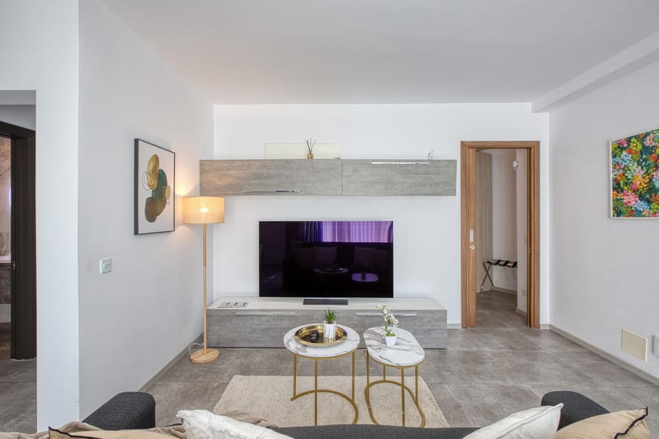 TV and multimedia, Living room, Seating area