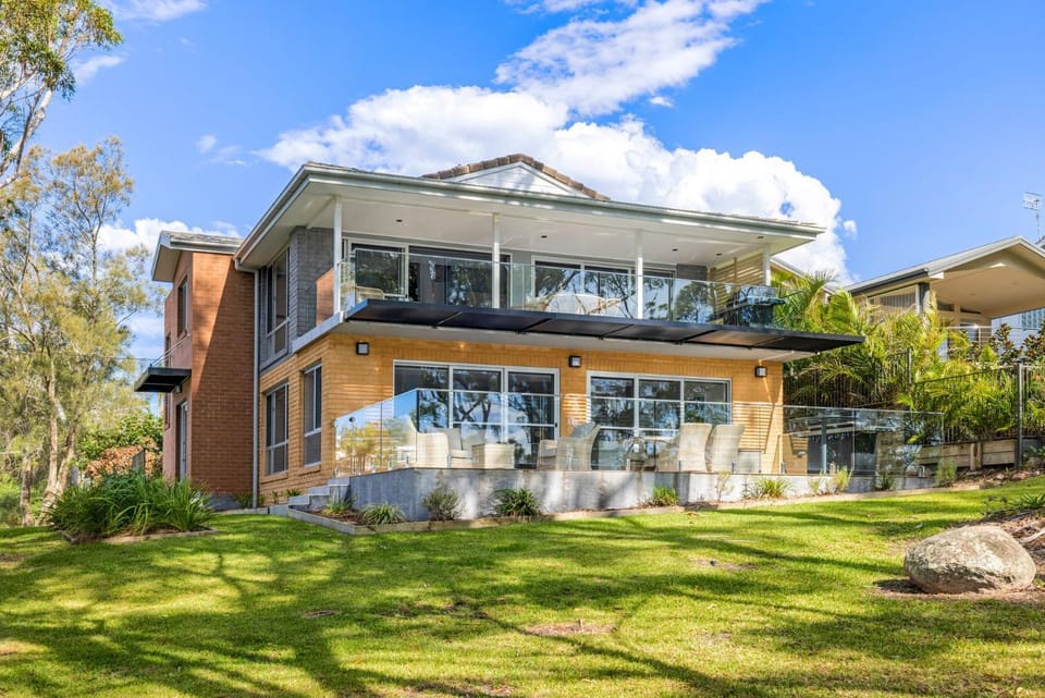 Property building, Day, Garden