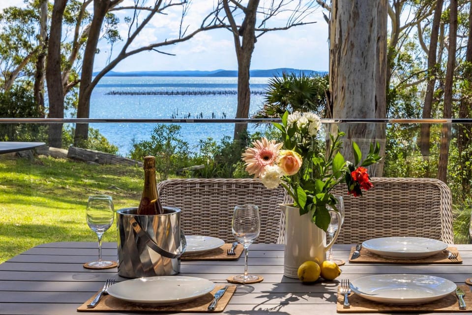 Patio, Day, Natural landscape, Garden, View (from property/room), Balcony/Terrace, Dining area, Garden view, Sea view