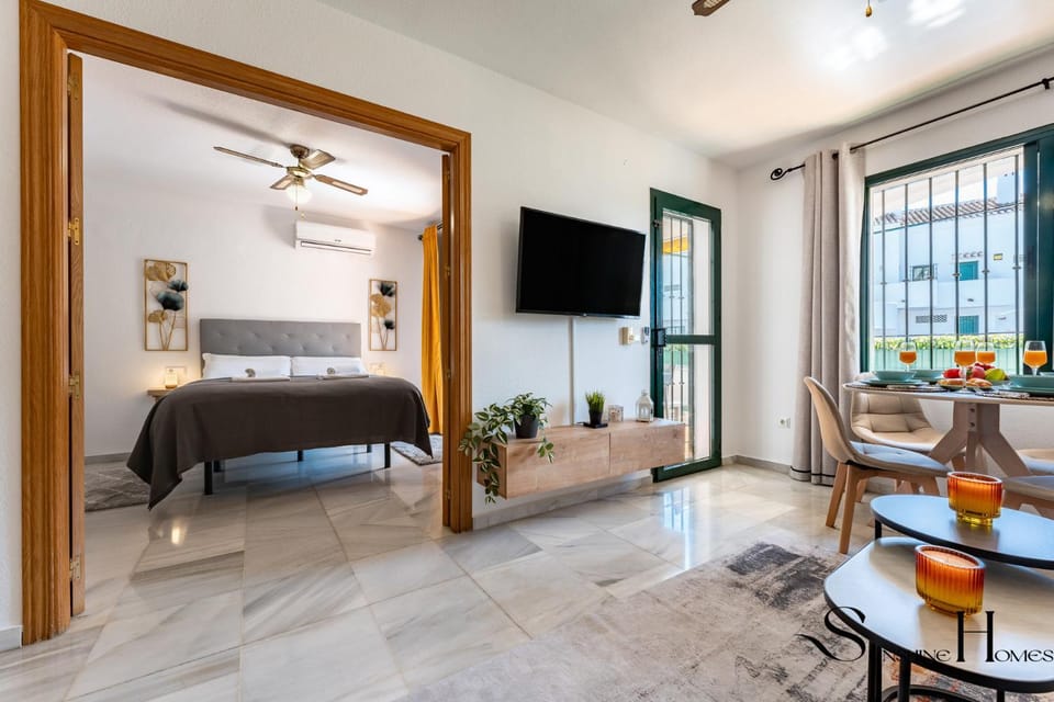 Communal lounge/ TV room, Living room