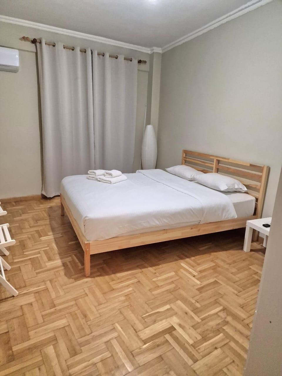 Bed, Bedroom, air conditioner