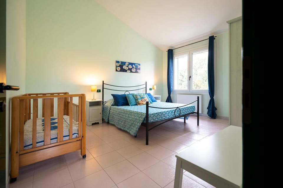 Bed, Bedroom, cot