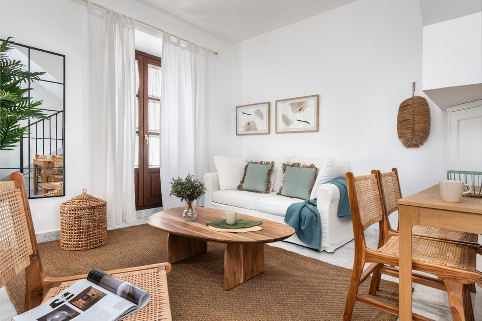 Living room, Seating area, Dining area