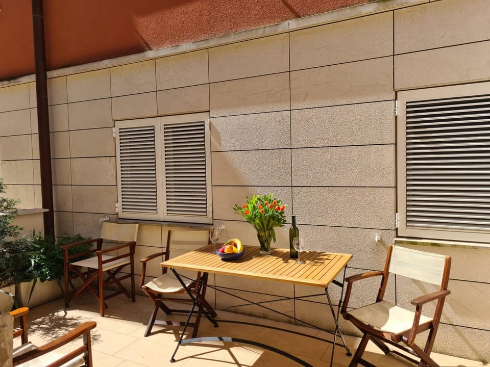 Apartment Golden Sun Apartment in Primorje-Gorski Kotar County