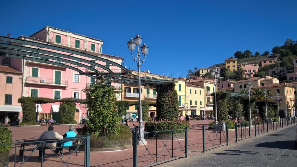 Neighbourhood, Natural landscape, City view, Location