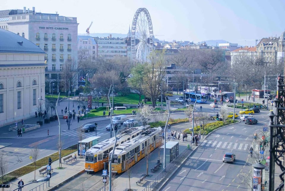 Nearby landmark, Neighbourhood, City view, Street view