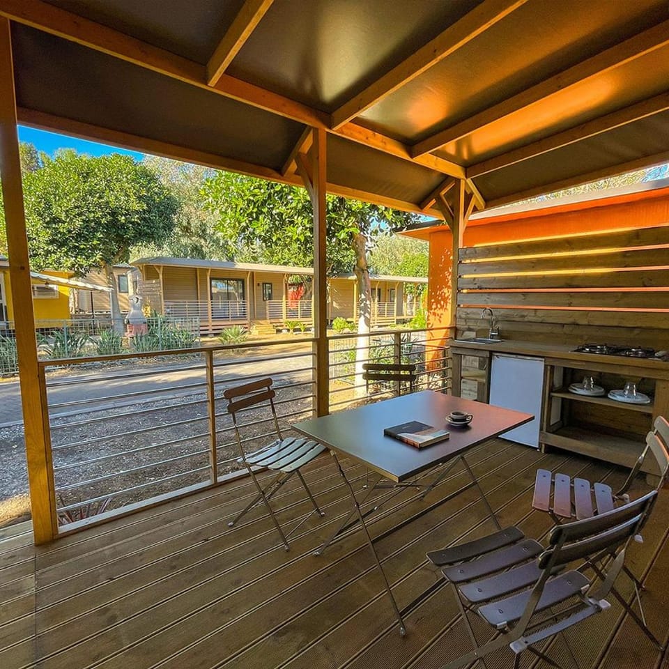 Balcony/Terrace, Dining area
