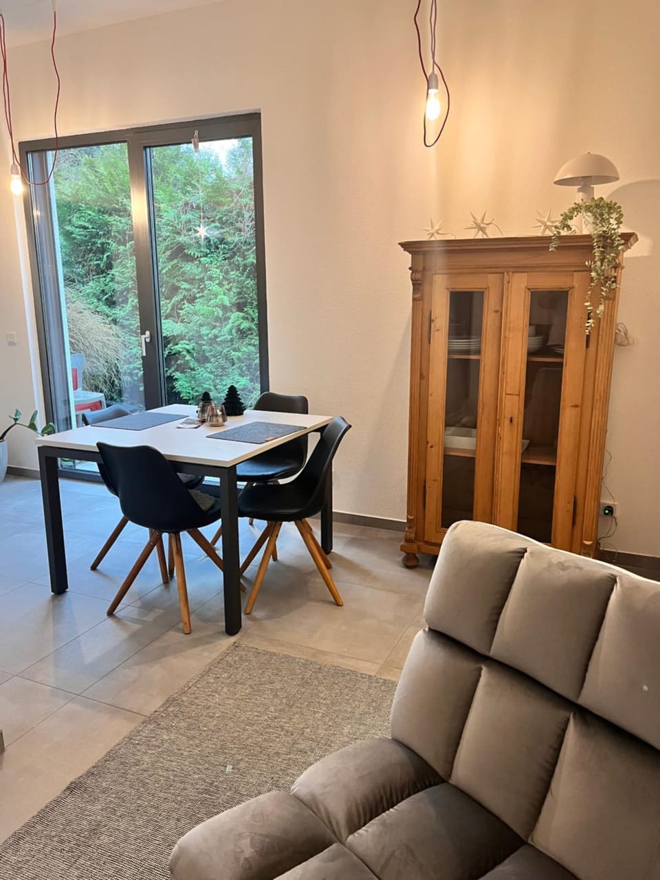 Seating area, Dining area