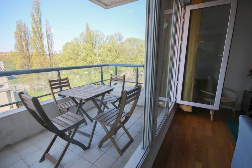 Apartment in residence with balcony and parking Apartment in Lille