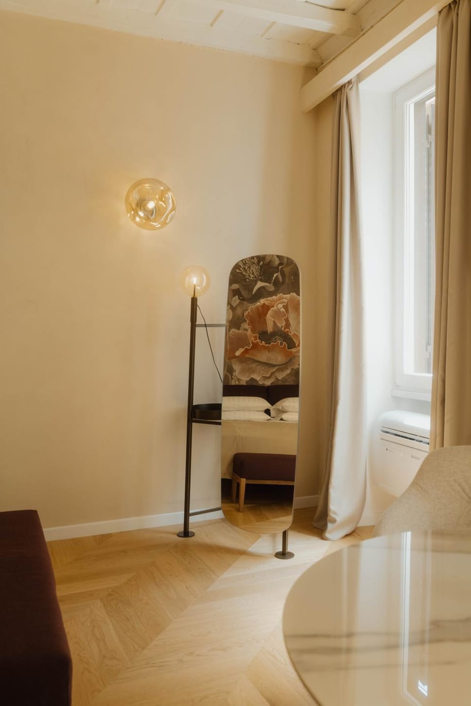 Photo of the whole room, Decorative detail, Bedroom, locker