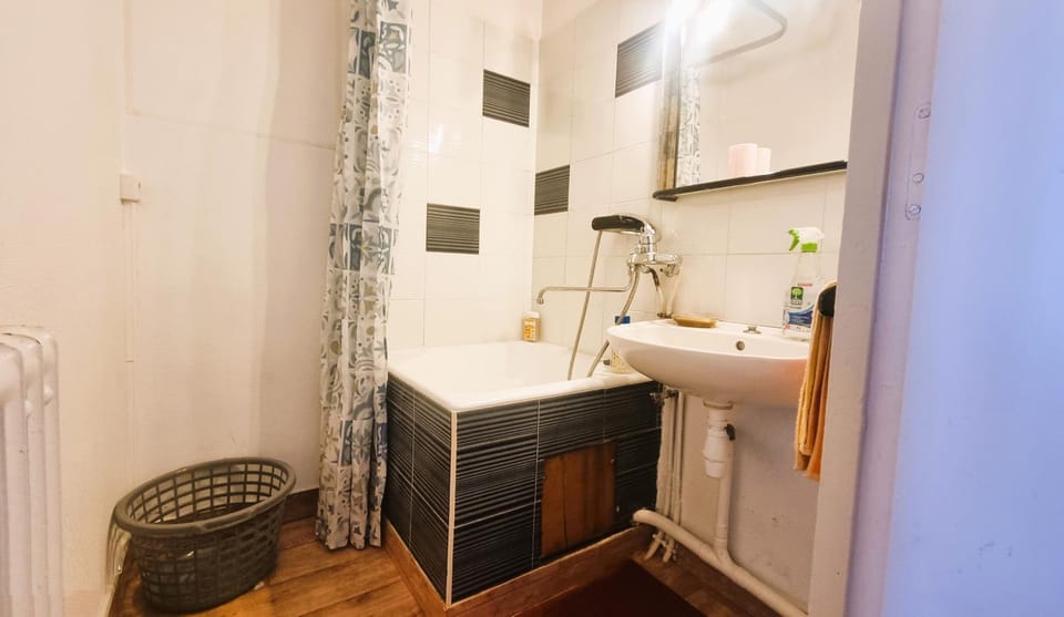 Appartement entier de 40 m2 proche gare Auterive Apartment in Occitanie