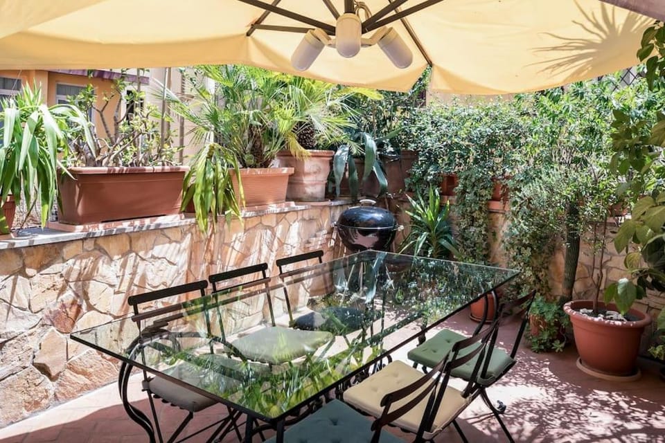 Patio, Dining area