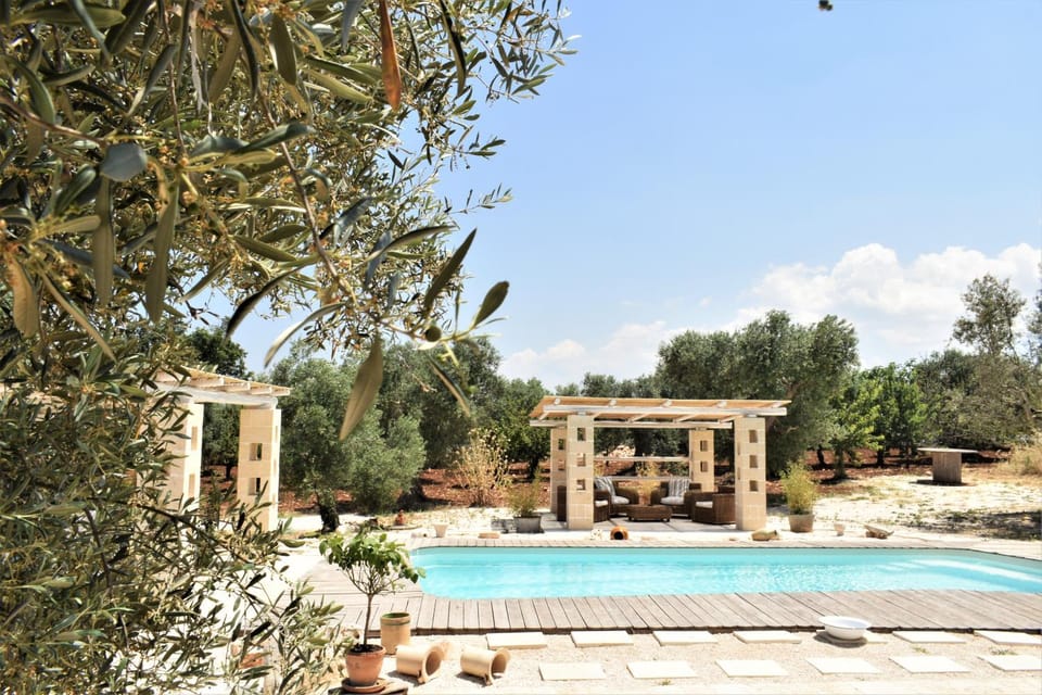 WePuglia - Paradise Trulli Villa in Apulia