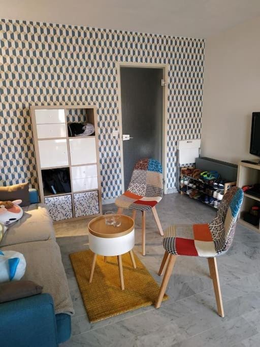 Le Silvaplana : Apt 4 Prs, 300 m plages, parking Apartment in Antibes
