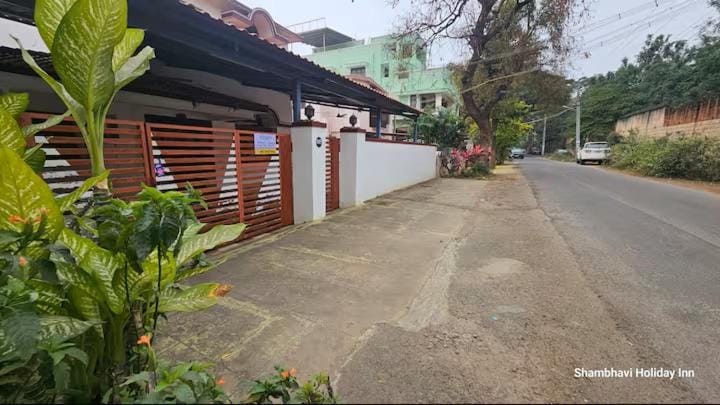 Street view, Quiet street view