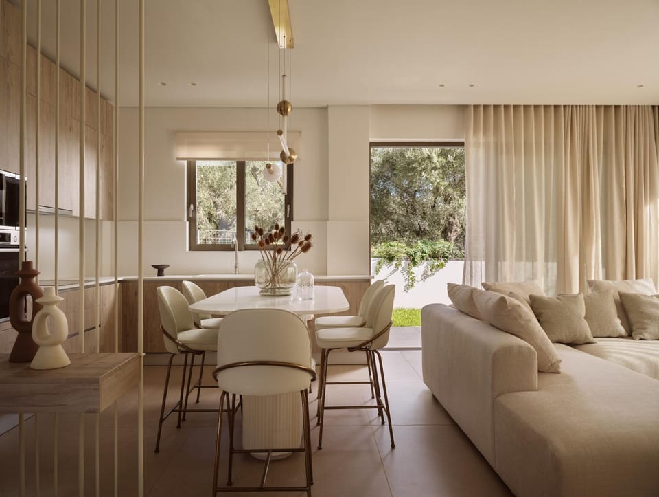 Living room, Seating area