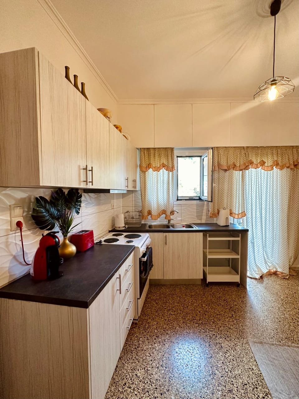 Kitchen or kitchenette, pet friendly, stove