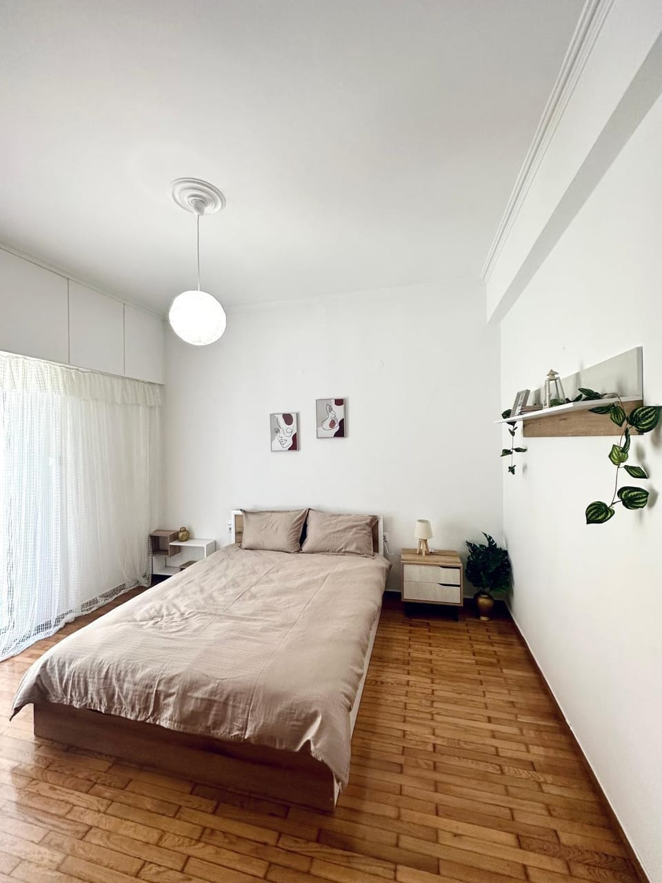 Bed, Photo of the whole room, Bedroom