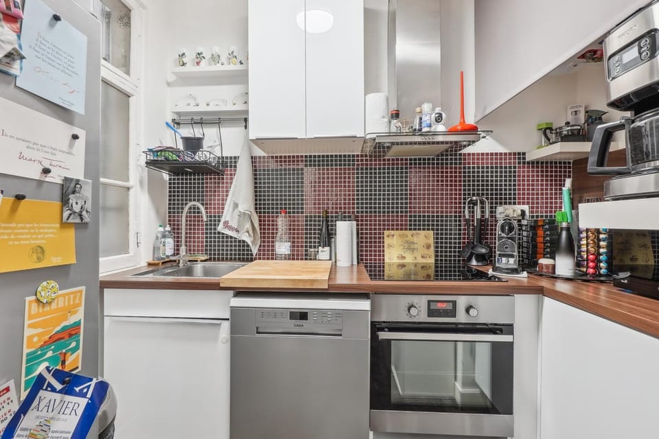 Authentique appartement 4 personnes by Weekome Apartment in Paris