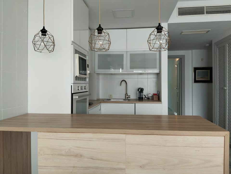 Kitchen or kitchenette, minibar, pet friendly, stove