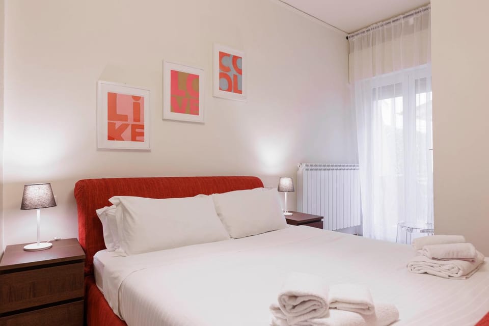 Bed, Photo of the whole room, Bedroom, internet, towels