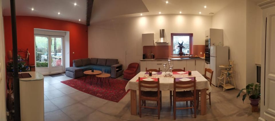 Seating area, Dining area