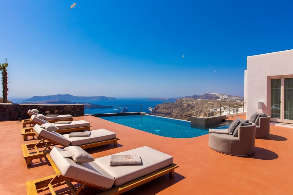 Property building, Nearby landmark, View (from property/room), Balcony/Terrace, Sea view, Swimming pool