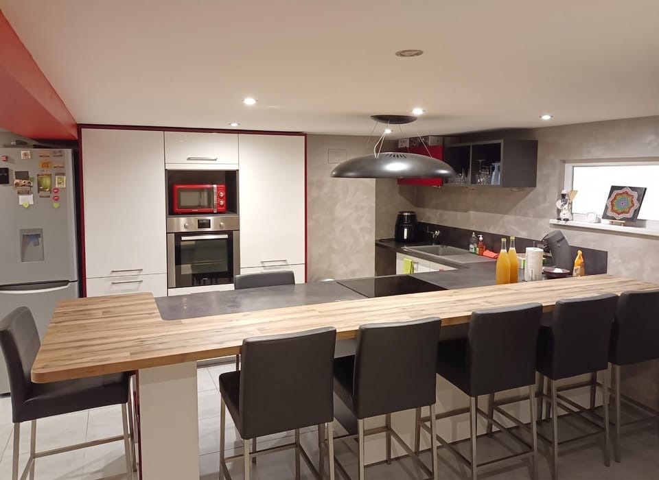 Kitchen or kitchenette