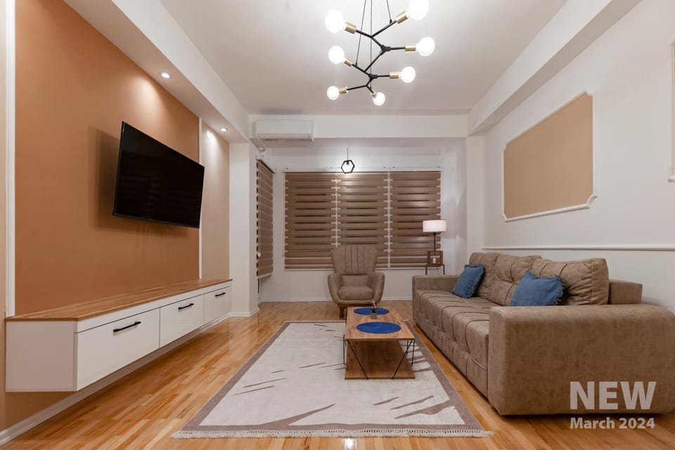 Communal lounge/ TV room, TV and multimedia, Living room, Seating area, Evening entertainment