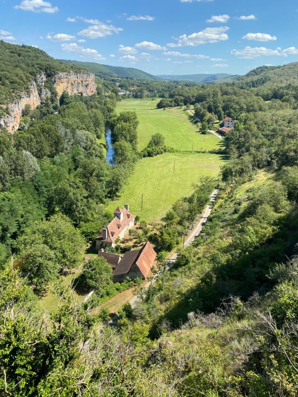 Property building, Bird's eye view, group of guests