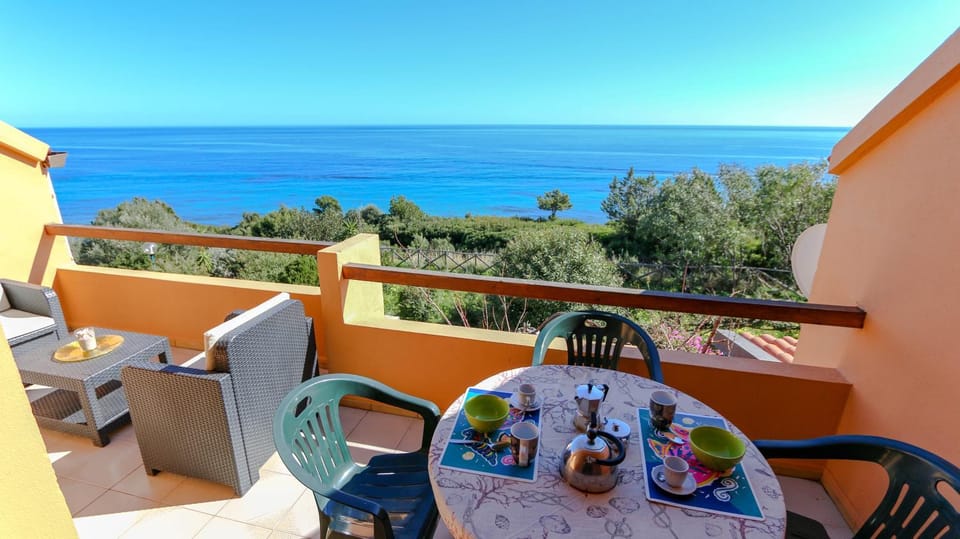 Balcony/Terrace, Dining area
