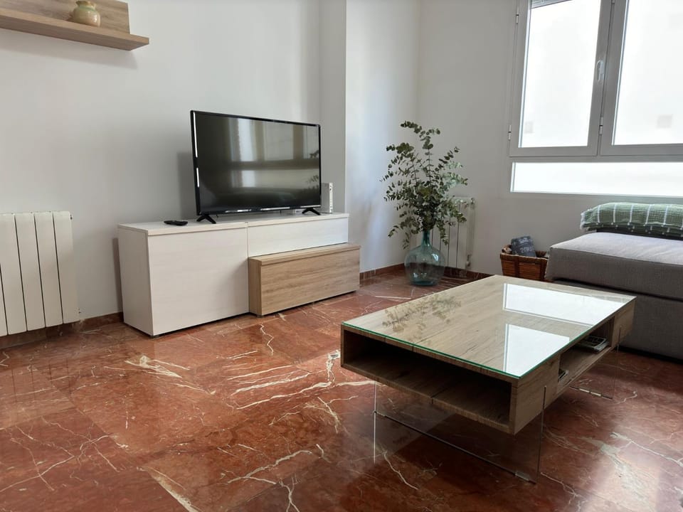 Communal lounge/ TV room, Evening entertainment