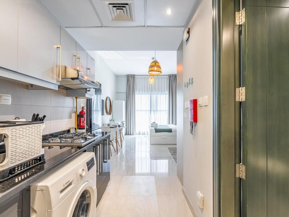 Charming Studio Escape With Unobstructed City View Apartment in Dubai