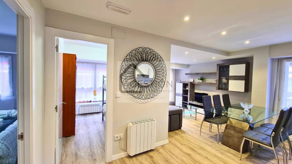 Communal lounge/ TV room, TV and multimedia, Kitchen or kitchenette, Photo of the whole room, Seating area, Dining area, internet