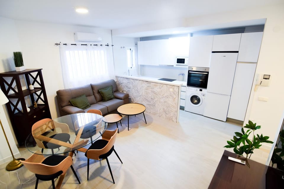 Living room, Dining area