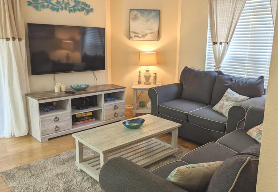 The Avalon SANDY TOES Home away from Home Apartment in Florida