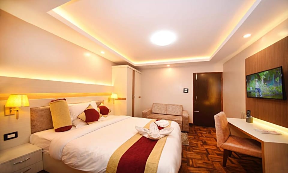 Bed, TV and multimedia, Photo of the whole room, Seating area, Bedroom, towels