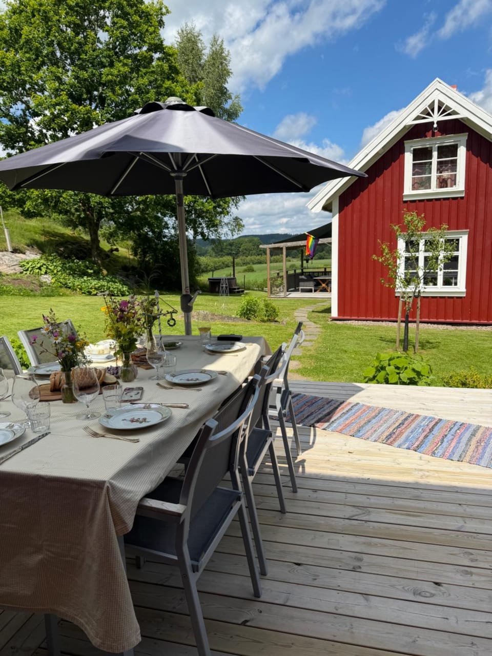 Property building, Patio, Day, Dining area, Garden view