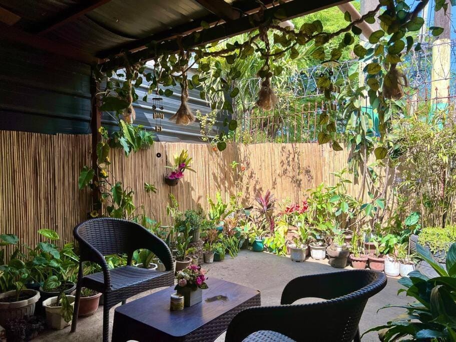 Patio, Day, Garden, Dining area, Garden view