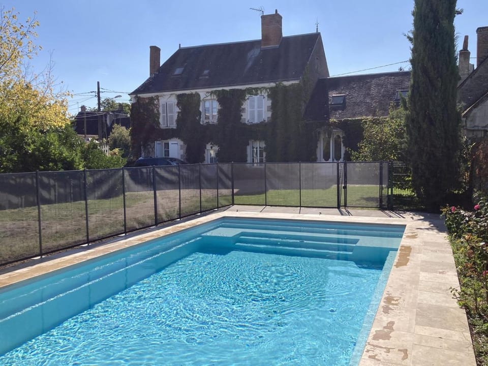 Le Clos des Tilleuls - Gite 10 people Bed and Breakfast in Centre-Val de Loire