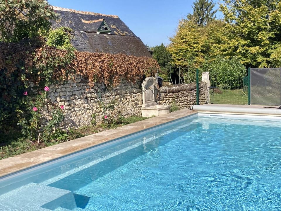 Le Clos des Tilleuls - Gite 10 people Bed and Breakfast in Centre-Val de Loire