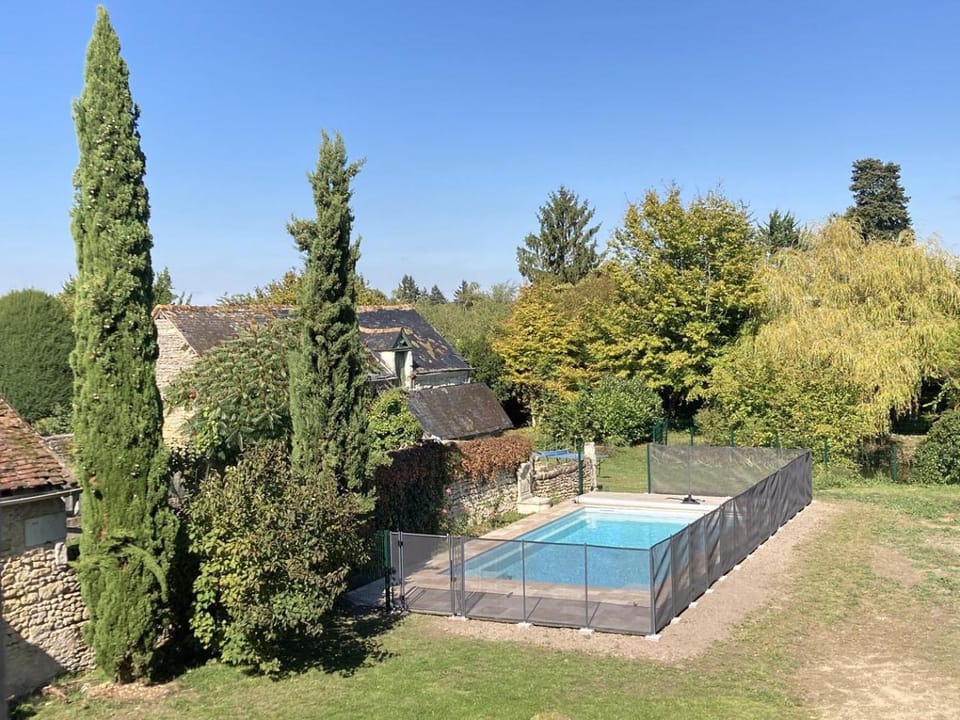 Le Clos des Tilleuls - Gite 10 people Bed and Breakfast in Centre-Val de Loire