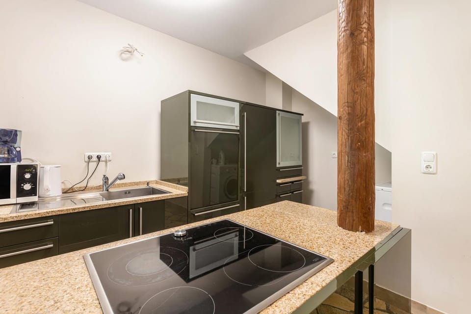 Kitchen or kitchenette, Living room