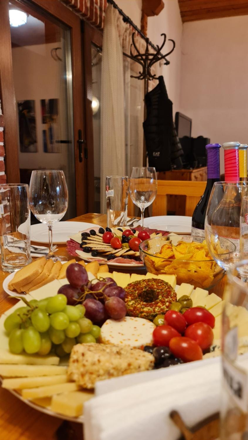 Food and drinks, Food, Dinner, Drinks, Alcoholic drinks