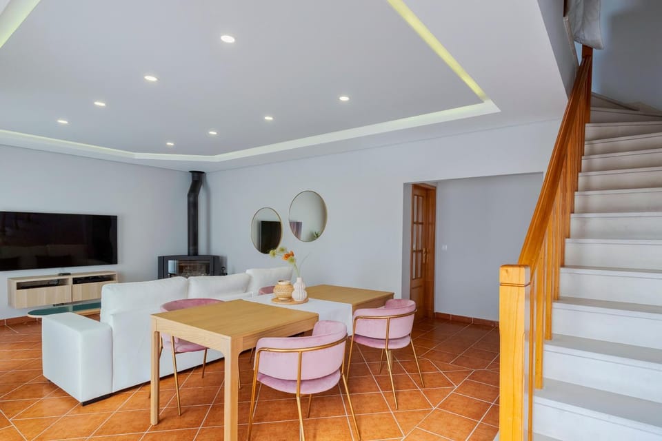 TV and multimedia, Living room, Dining area, flat iron