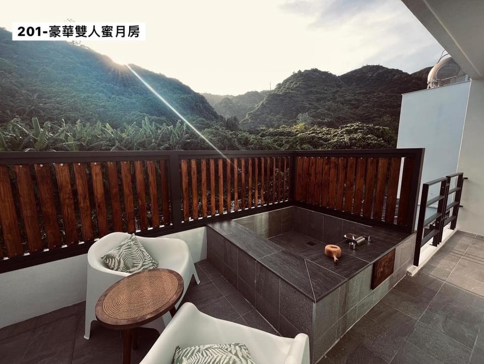 Day, Natural landscape, View (from property/room), Balcony/Terrace, Mountain view